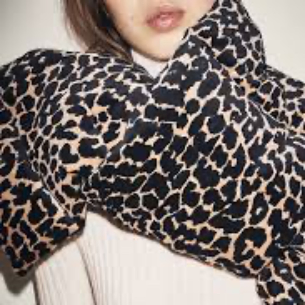Maje Leopard padded quilted scarf